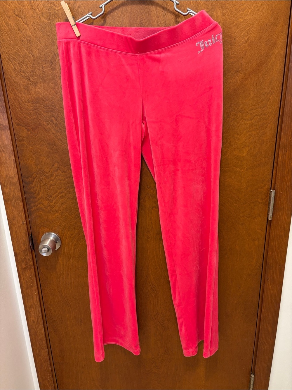 Juicy Couture Hot Pink Velour Jogger Pants with Rhinestone Logo size medium, NWT